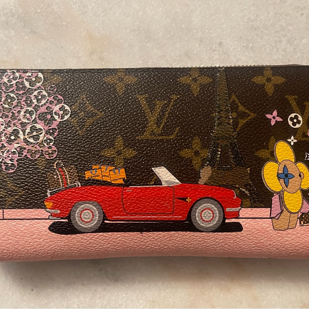 Authentic Louis Vuitton Zippy Wallet - 2019 Holiday edition! Beautiful!!